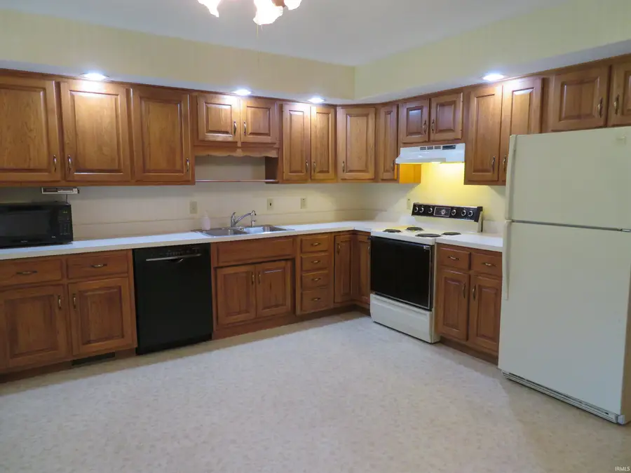 1492 Hampton Circle, Goshen, IN 46526 - #3