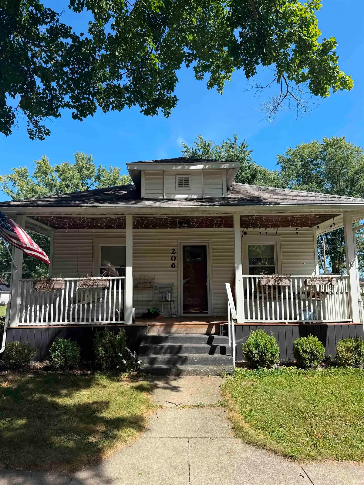 206 E Wabash Avenue, Wakarusa, IN 46573 - #1