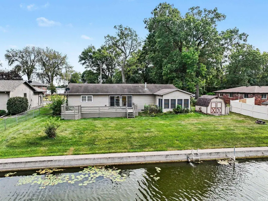 705 E Ross Avenue, Warsaw, IN 46580 - #2