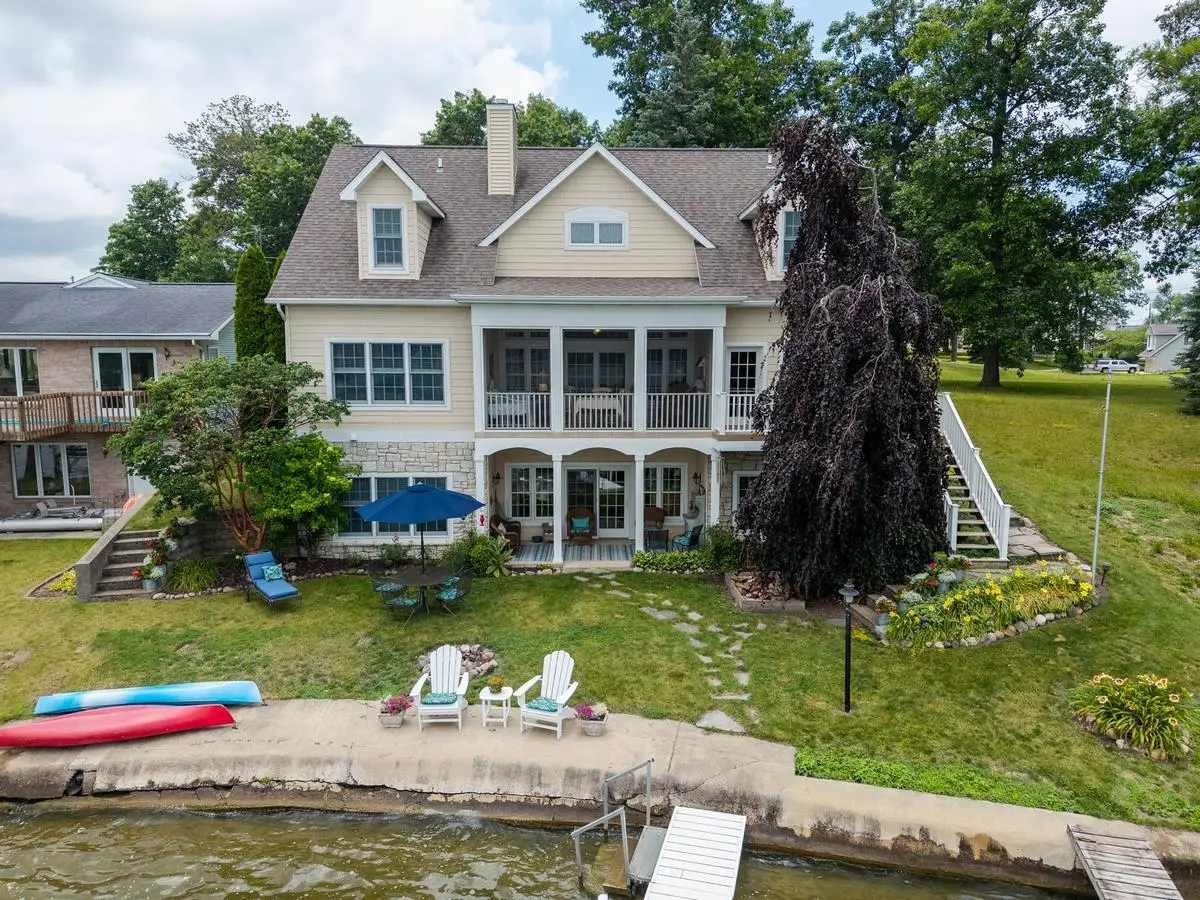 700 Lane 210 Hamilton Lk, Hamilton, IN 46742 - #1