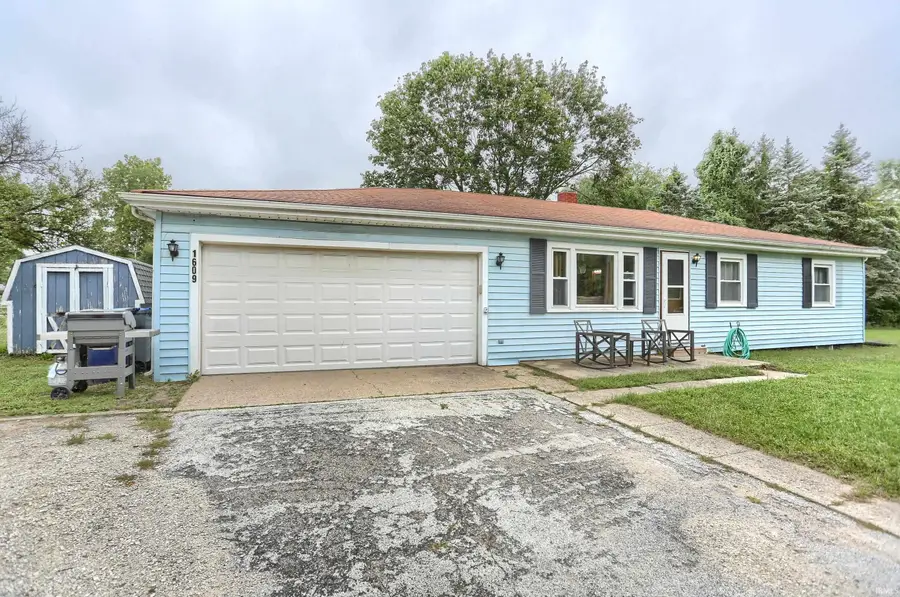 1609 S Country Club Road, Warsaw, IN 46580 - #2