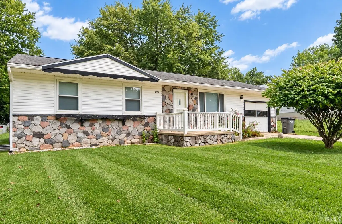 2504 Westside Drive, Warsaw, IN 46580 - #1
