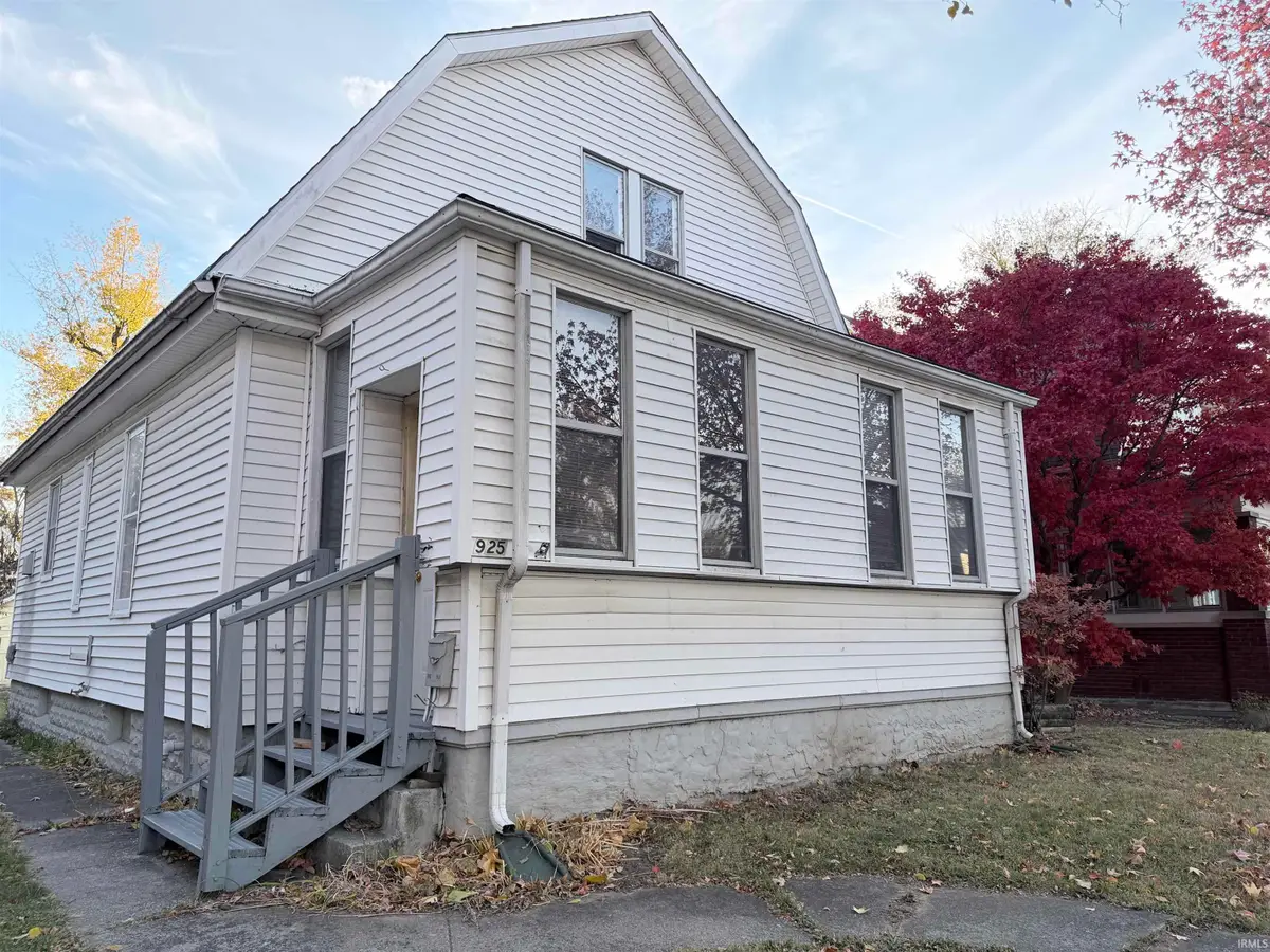 925 Cottage Avenue, Fort Wayne, IN 46807 - #1