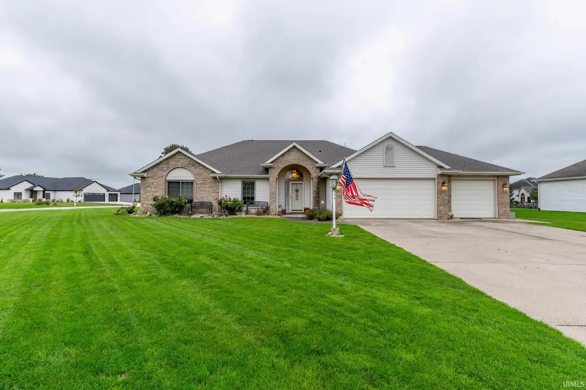 200 Hunters Ridge, Auburn, IN 46706 - #1