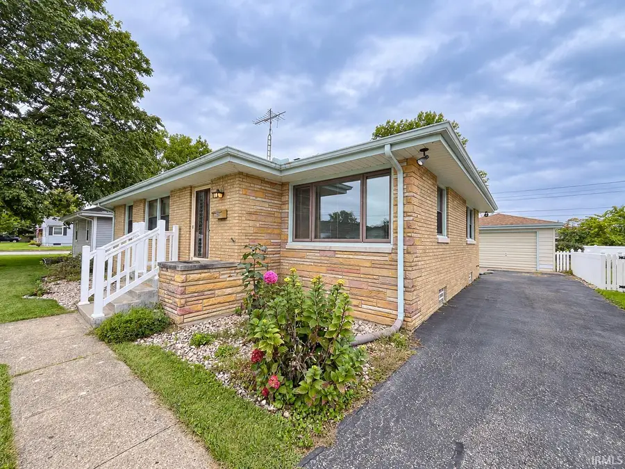 716 W 12th Street, Mishawaka, IN 46544 - #3