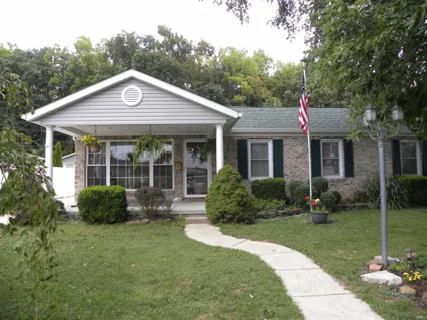 679 E Indiana Avenue, Spencer, IN 47460