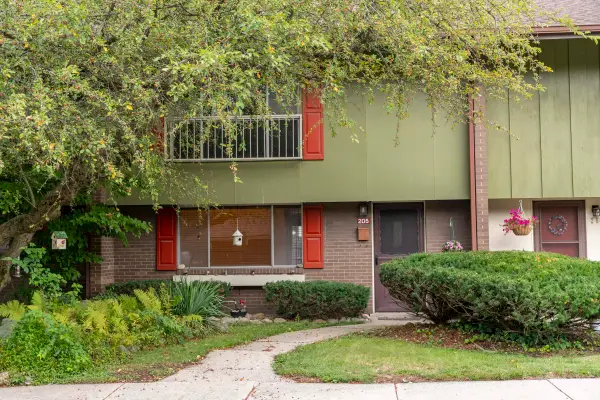 205 Topsfield Road, South Bend, IN 46614