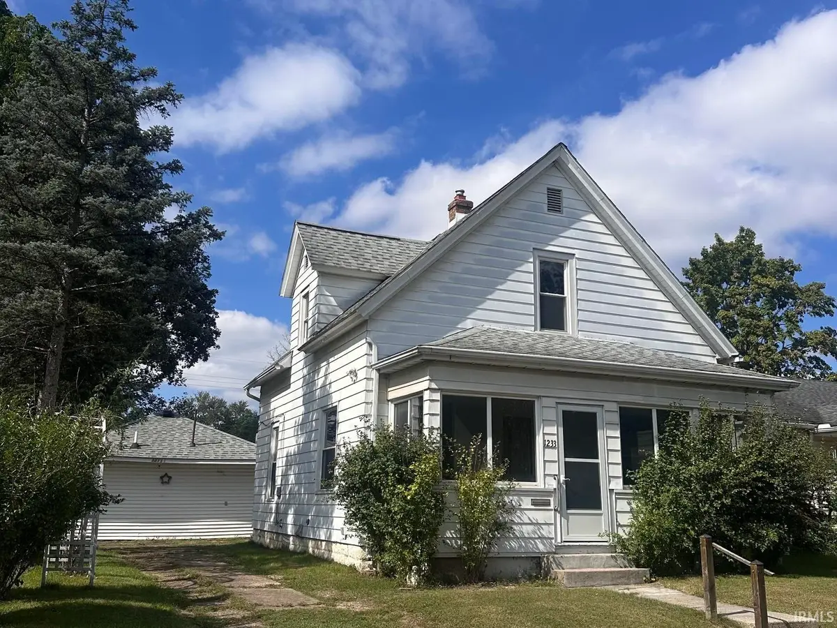 1233 S 33rd Street, South Bend, IN 46615 - #1