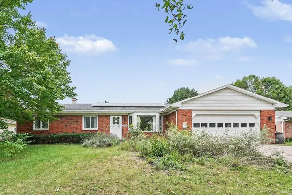 2633 Arrowhead Drive, South Bend, IN 46628