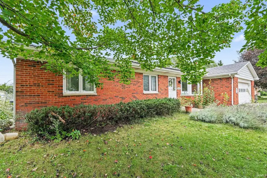 2633 Arrowhead Drive, South Bend, IN 46628 - #3