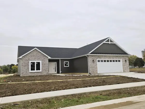 22452 Ash Street, Woodburn, IN 46797