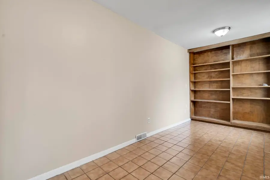 112 W 7th Street, Mishawaka, IN 46544 - #3
