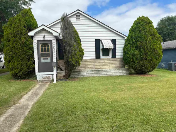 634 W Lusher Avenue, Elkhart, IN 46517