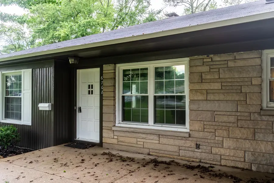 6708 S Calhoun Street, Fort Wayne, IN 46807 - #3