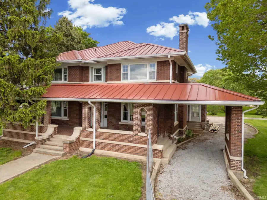 103 E Walnut Street, Chalmers, IN 47929 - #2