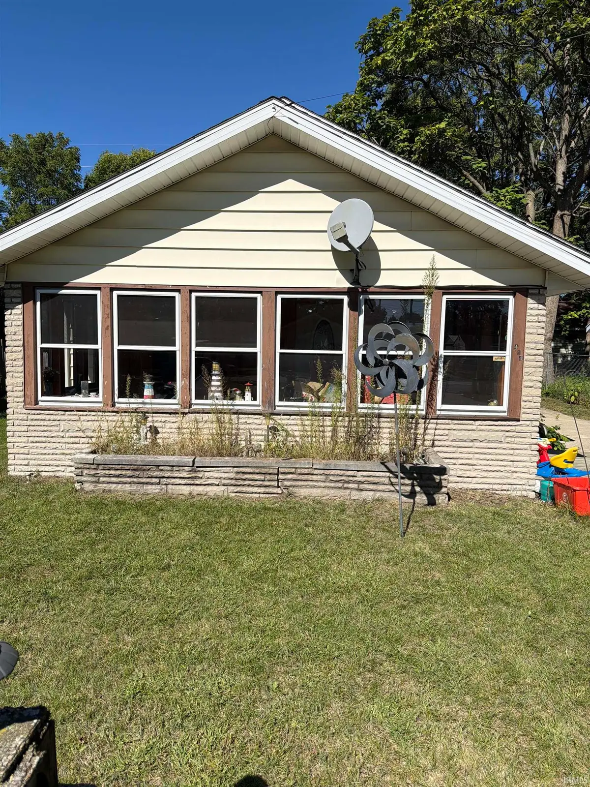 414 W Marion Street, Mishawaka, IN 46545 - #1