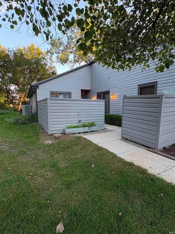 18 Woodspoint Circle, North Manchester, IN 46962