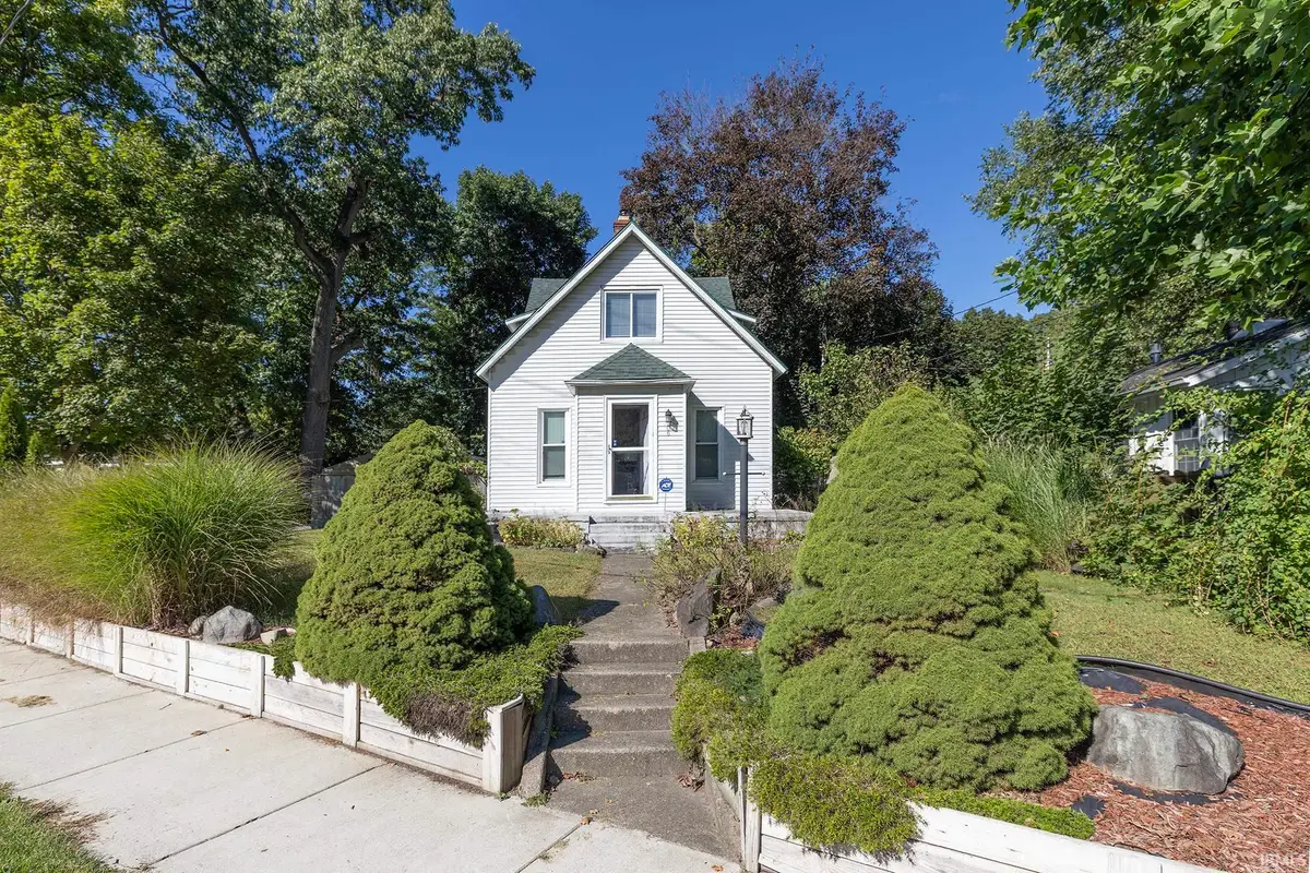 206 W Simonton Street, Elkhart, IN 46514 - #1