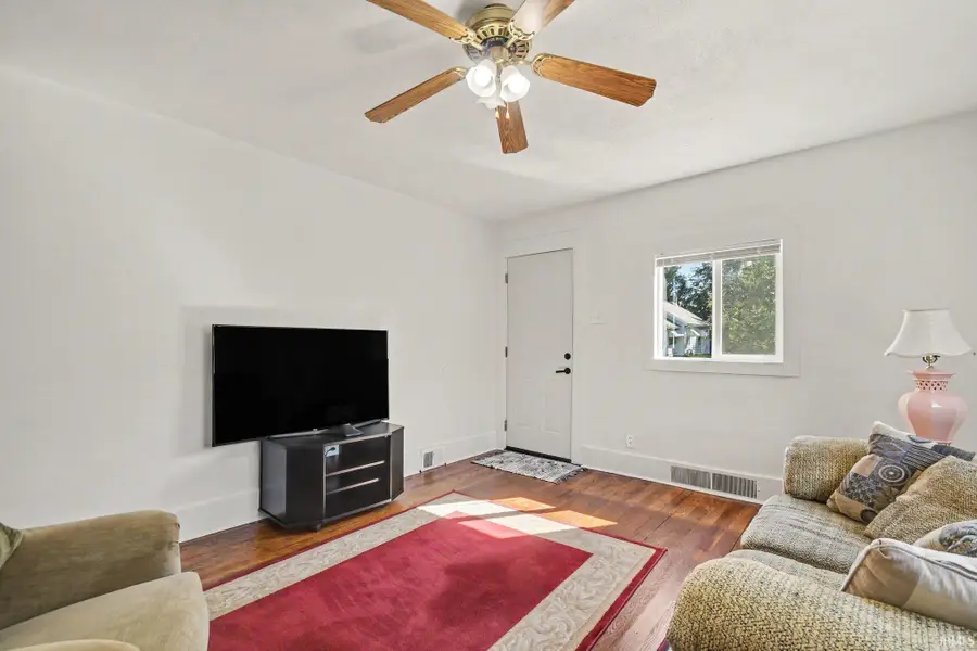 817 E Victoria Street, South Bend, IN 46614 - #3