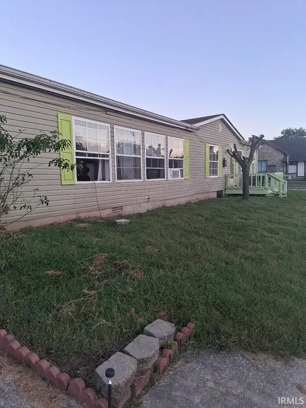 389 B Ne Street, Linton, IN 47441