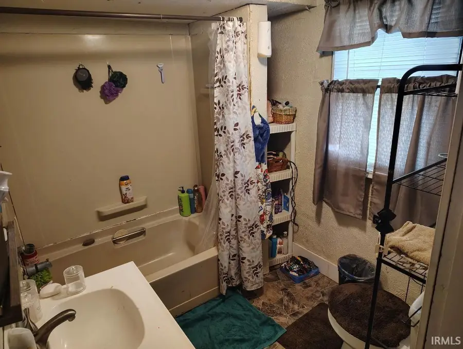 513 S New Jersey Street, Bicknell, IN 47512 - #2