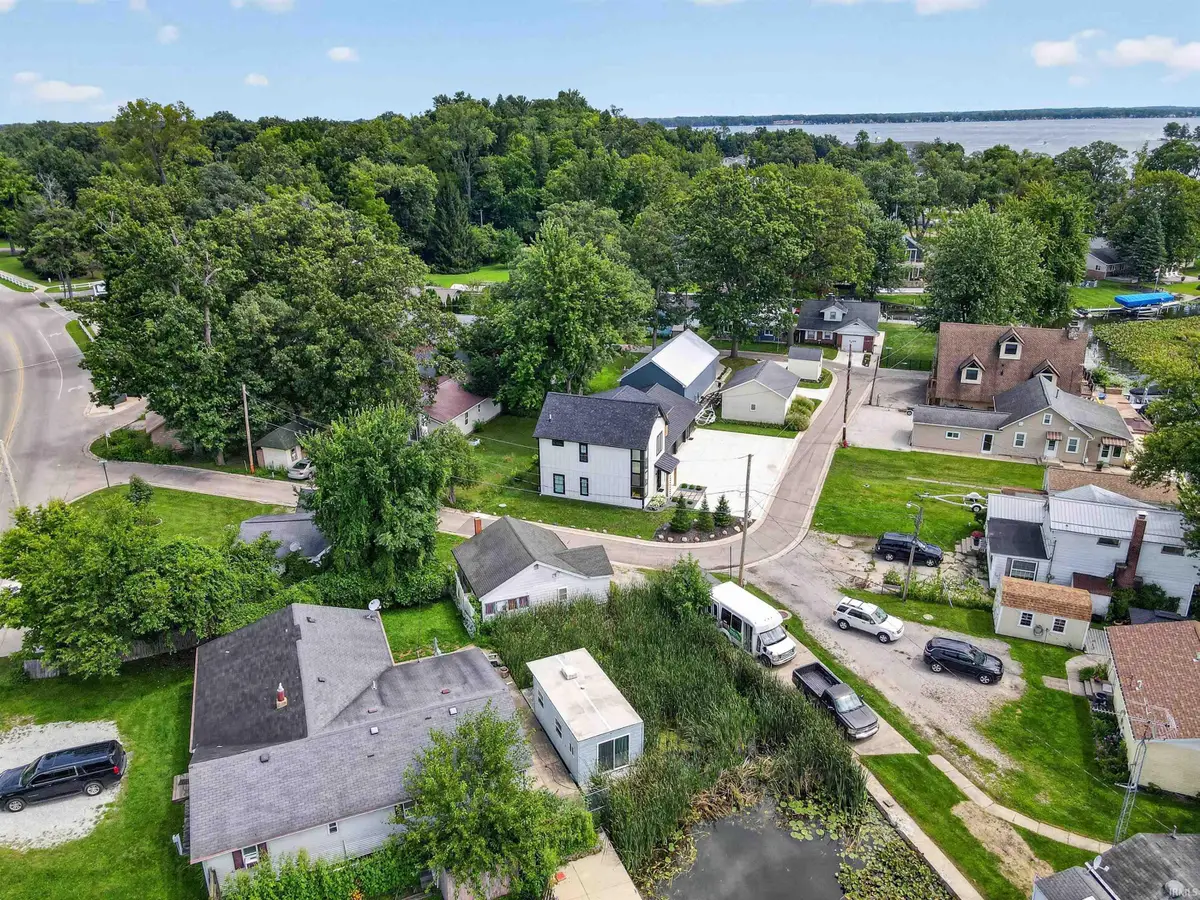 1113 S Kitson Drive, Syracuse, IN 46567 - #1