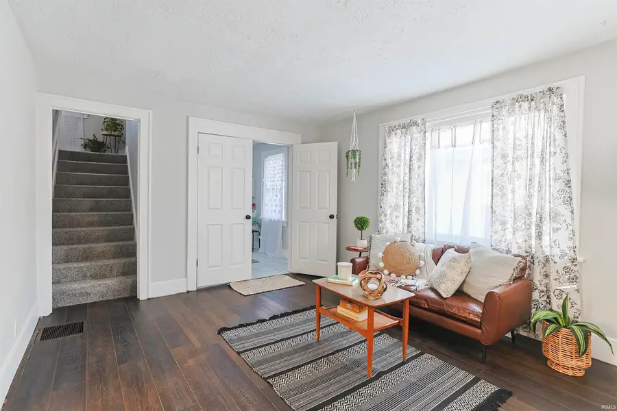 811 E Ewing Avenue, South Bend, IN 46613 - #3