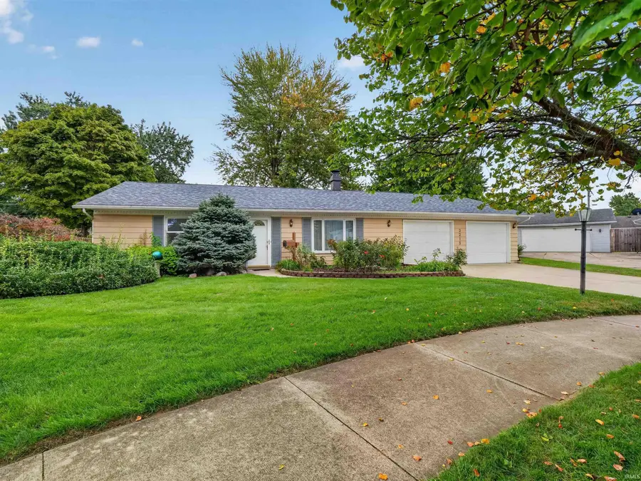 2215 Bryant Court, Fort Wayne, IN 46819 - #2