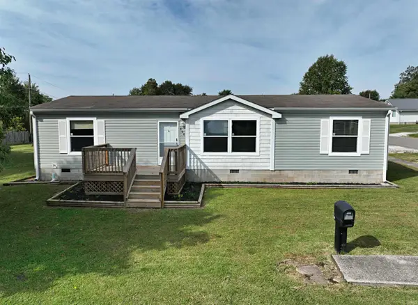 200 Dewey Street, Loogootee, IN 47553
