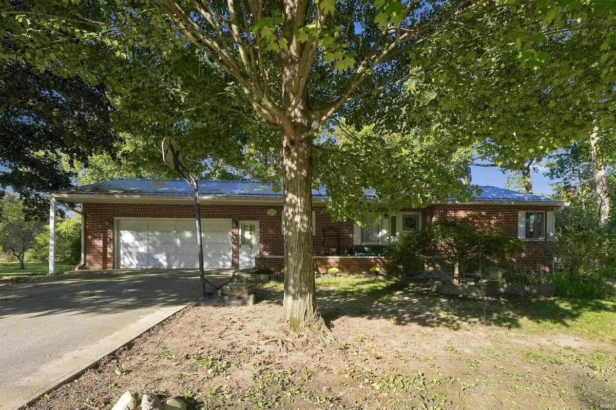 16 S Stickler Road, Columbia City, IN 46725 - #1