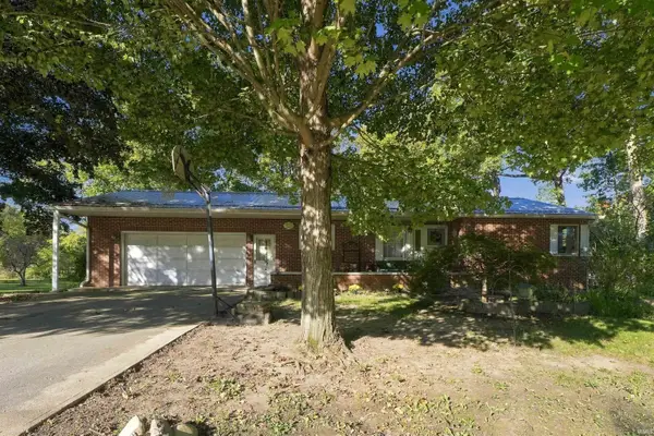 16 S Stickler Road, Columbia City, IN 46725