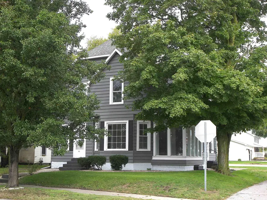402 W Rochester Street, Akron, IN 46910 - #2
