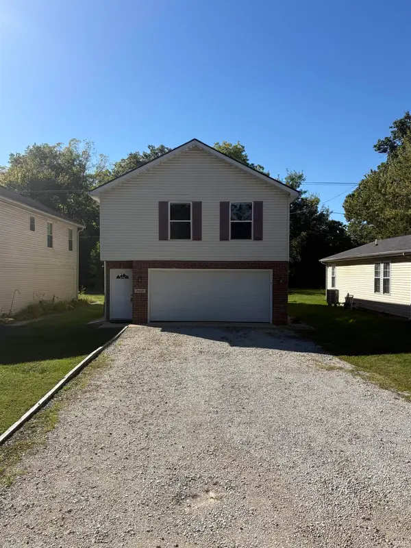 2413 N Buckles Street, Muncie, IN 47303