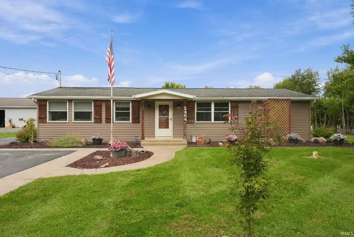 2464 E 225 S Road, Warsaw, IN 46580 - #1