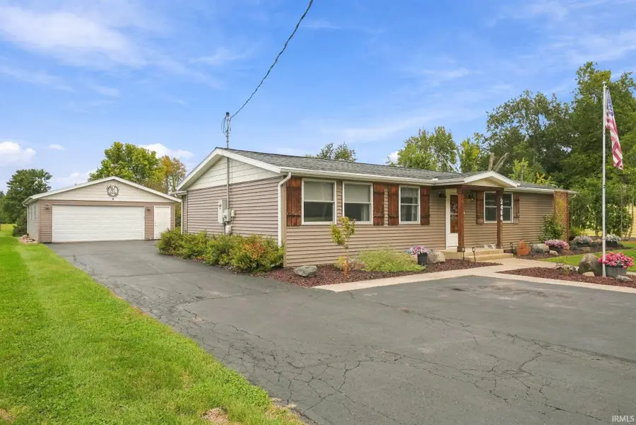 2464 E 225 S Road, Warsaw, IN 46580 - #2