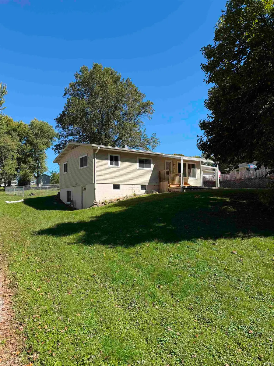 202 W Chester Drive, Ellettsville, IN 47429 - #3