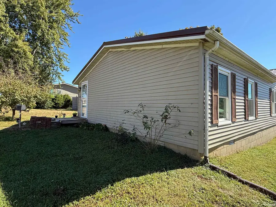 103 E Walnut Street, Petersburg, IN 47567 - #2