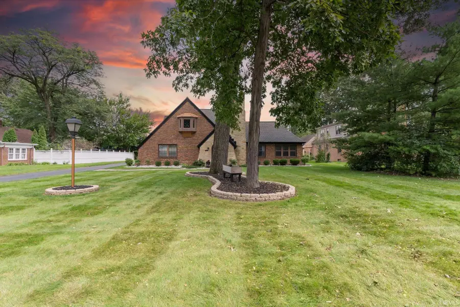 3812 Kirkwood Drive, Fort Wayne, IN 46805 - #3