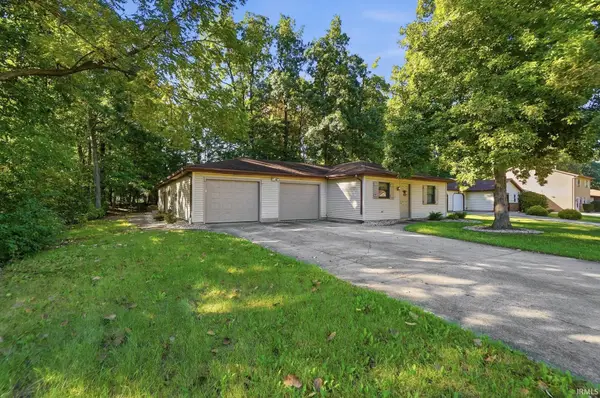 2105-2107 Versailles Village Place, Fort Wayne, IN 46808