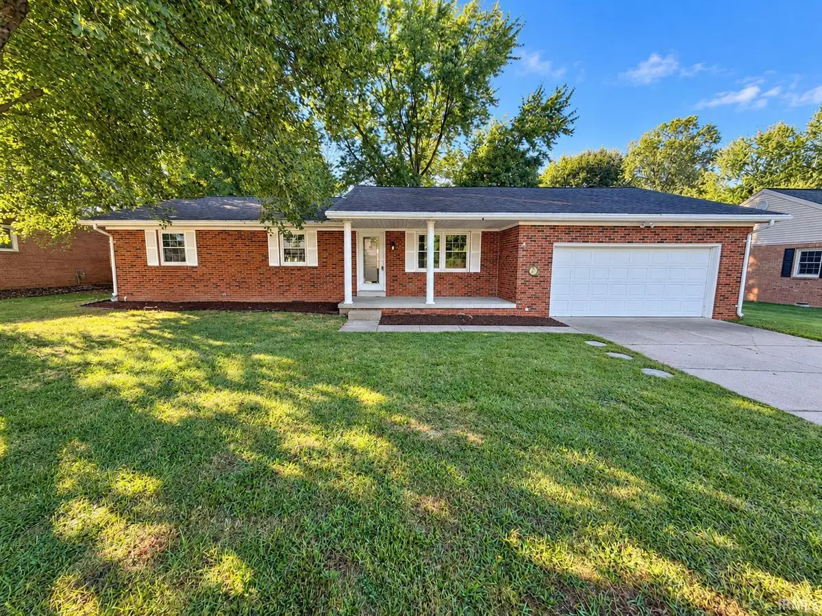 8399 Chestnut Drive, Newburgh, IN 47630 - #1