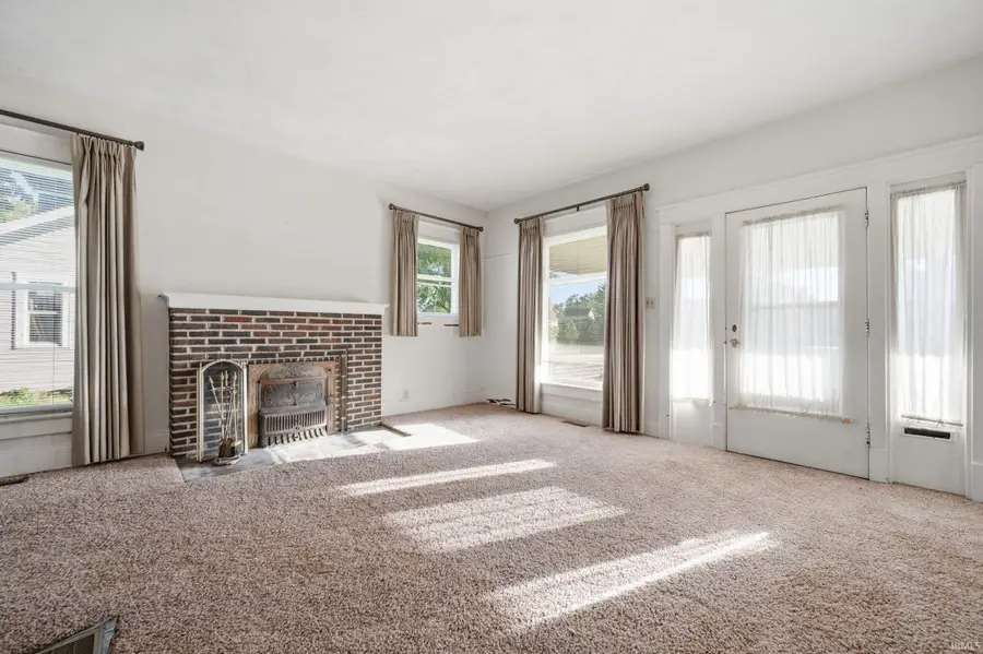 322 S Jefferson Street, Hartford City, IN 47348 - #3