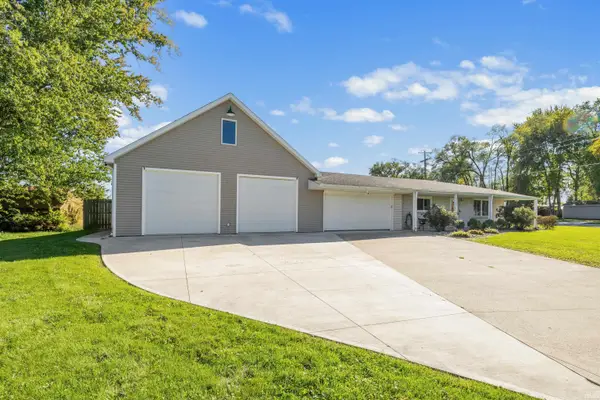 10012 Hosler Road, Leo, IN 46765