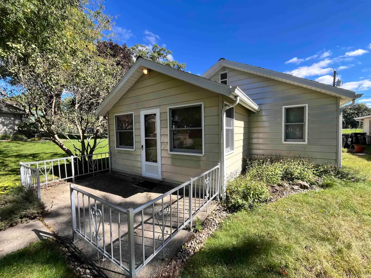12691 N Rainey Road, Syracuse, IN 46567 - #1