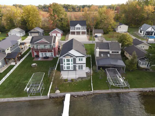 11803 N Ogden Point Road, Syracuse, IN 46567