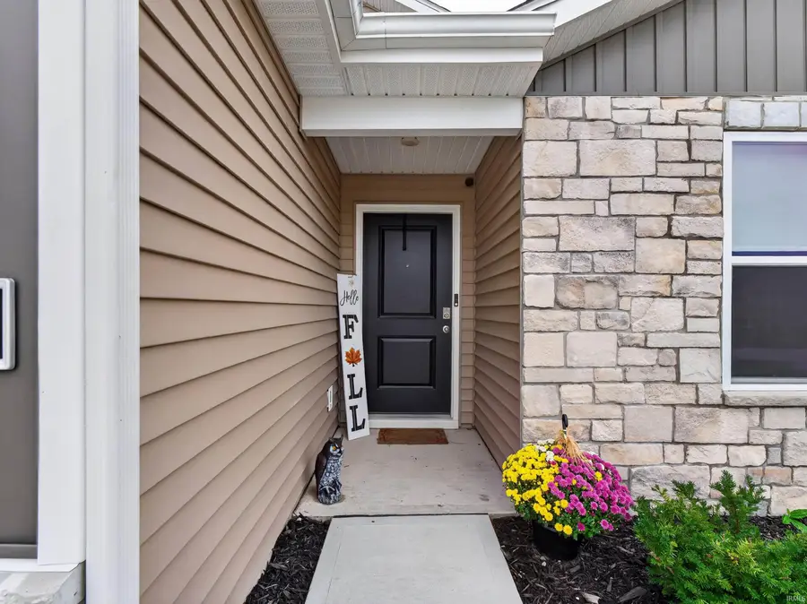 811 Pleasant Hill Place, Fort Wayne, IN 46818 - #2