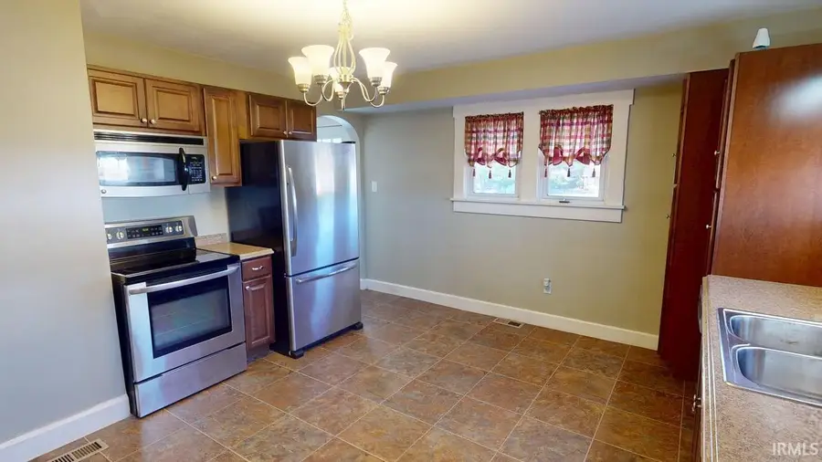 802 3rd Avenue, Jasper, IN 47546 - #2