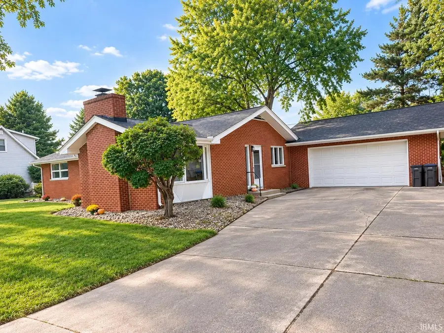 1327 E Reynolds Street, Goshen, IN 46528 - #2