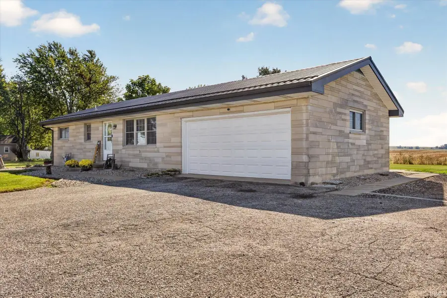 7163 E Us Highway 50 Road, Montgomery, IN 47558 - #3