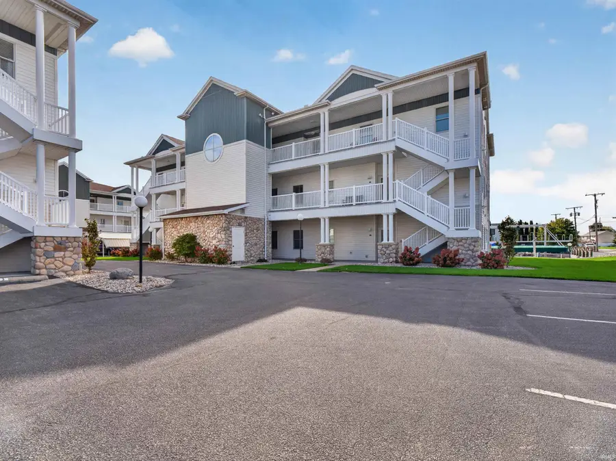 1304 S Harkless Drive #C2, Syracuse, IN 46567 - #2