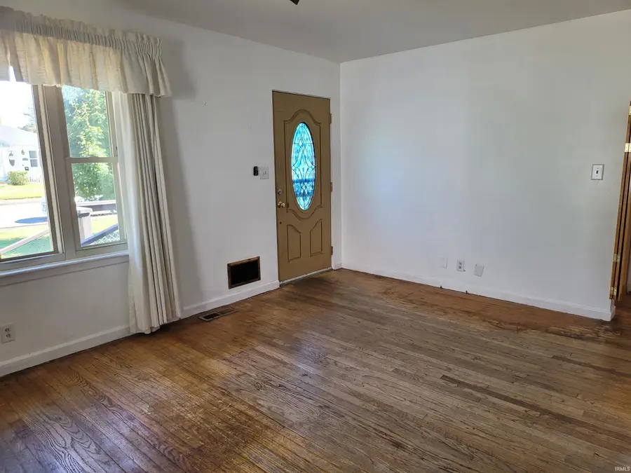 1401 S Saint James Boulevard, Evansville, IN 47714 - #2